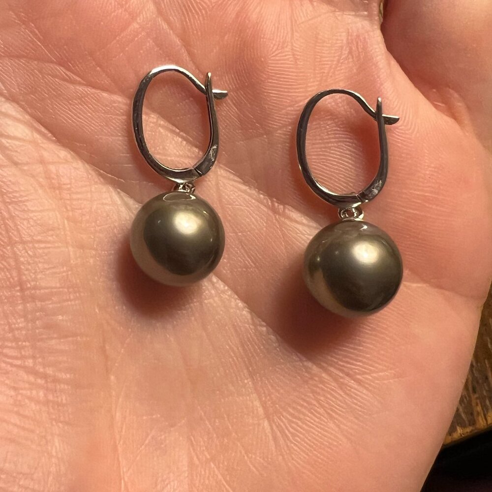 100% Authentic Tahitian Black Pearl Earrings